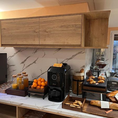 Logis Hotel Spa Restaurant Le Provence 拉纳斯 外观 照片