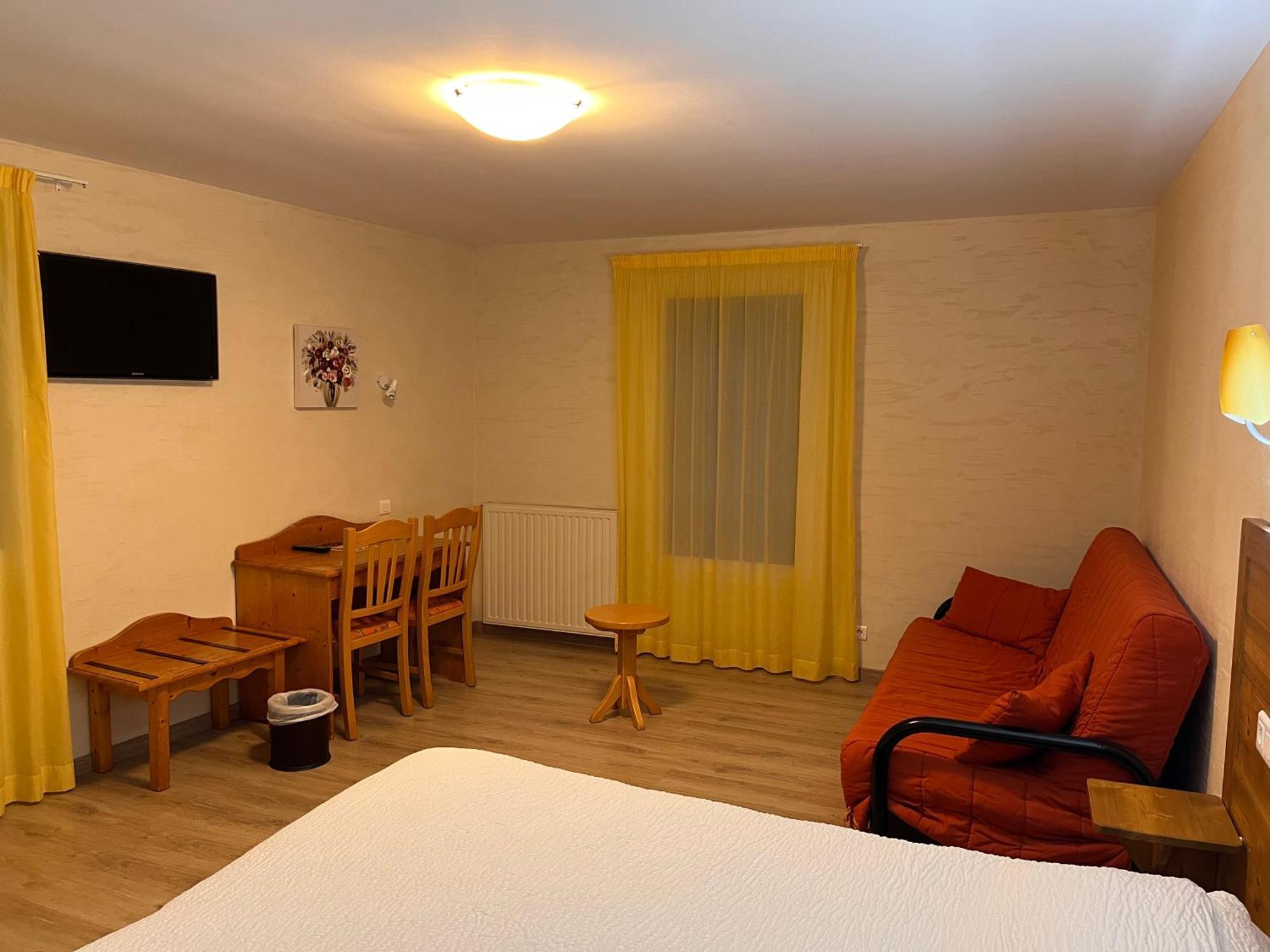Logis Hotel Spa Restaurant Le Provence 拉纳斯 外观 照片