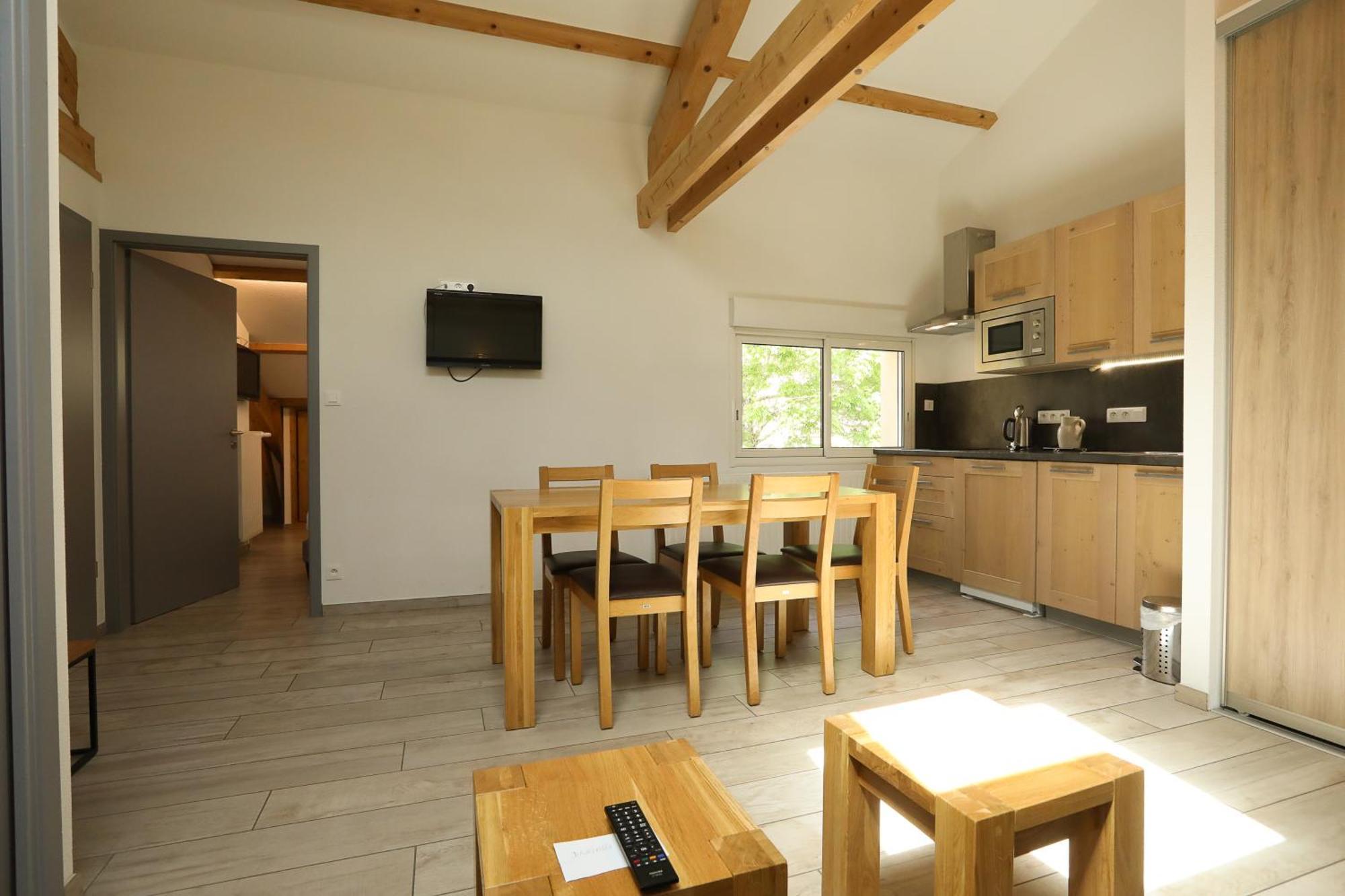 Logis Hotel Spa Restaurant Le Provence 拉纳斯 外观 照片