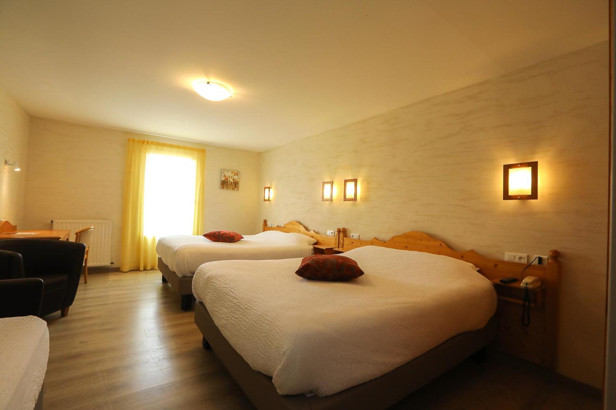 Logis Hotel Spa Restaurant Le Provence 拉纳斯 外观 照片