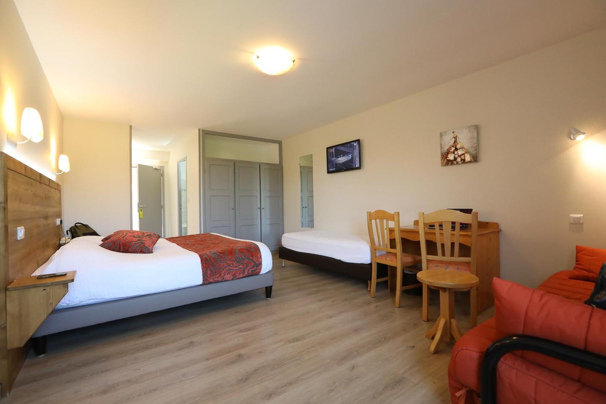 Logis Hotel Spa Restaurant Le Provence 拉纳斯 外观 照片