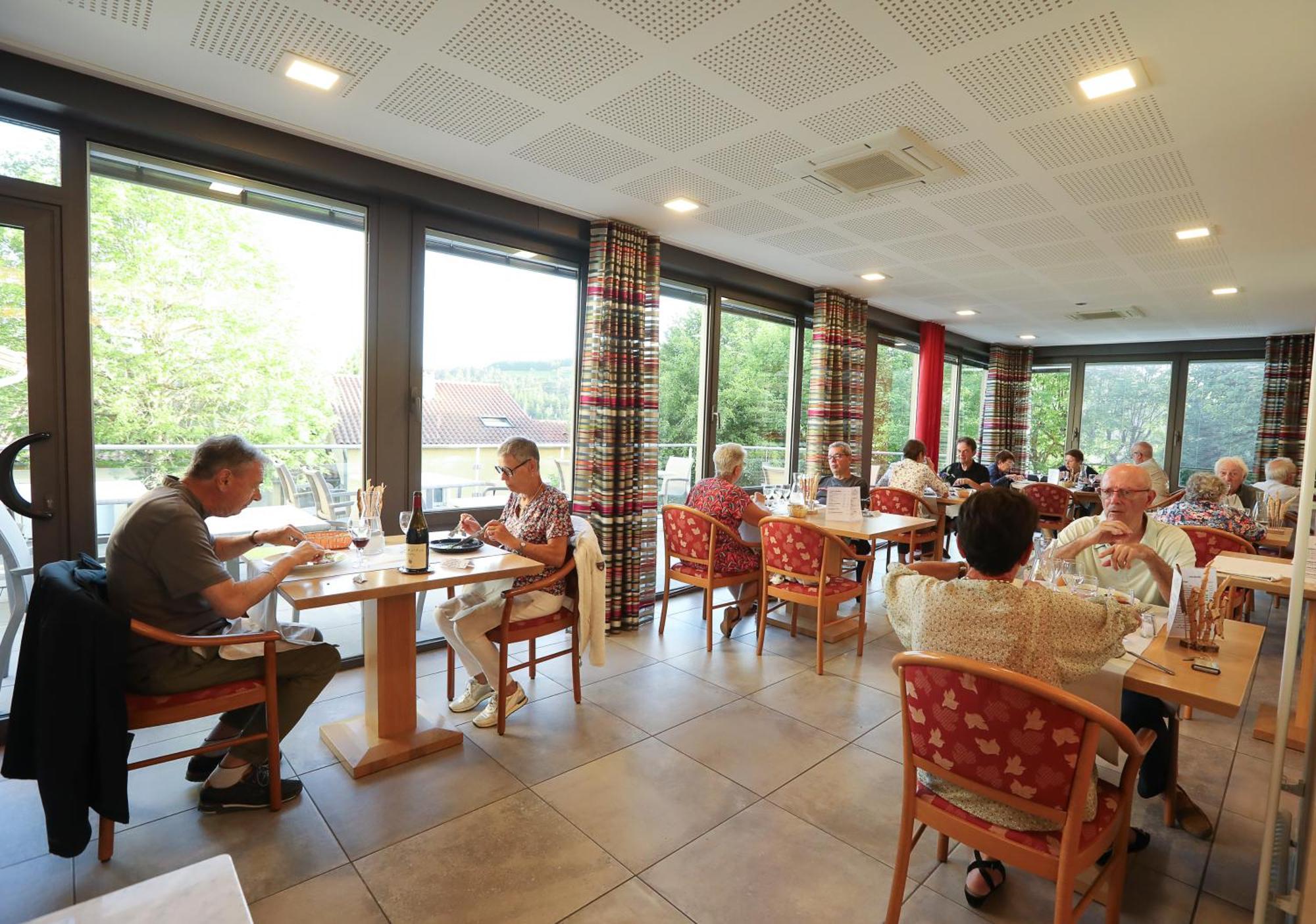 Logis Hotel Spa Restaurant Le Provence 拉纳斯 外观 照片