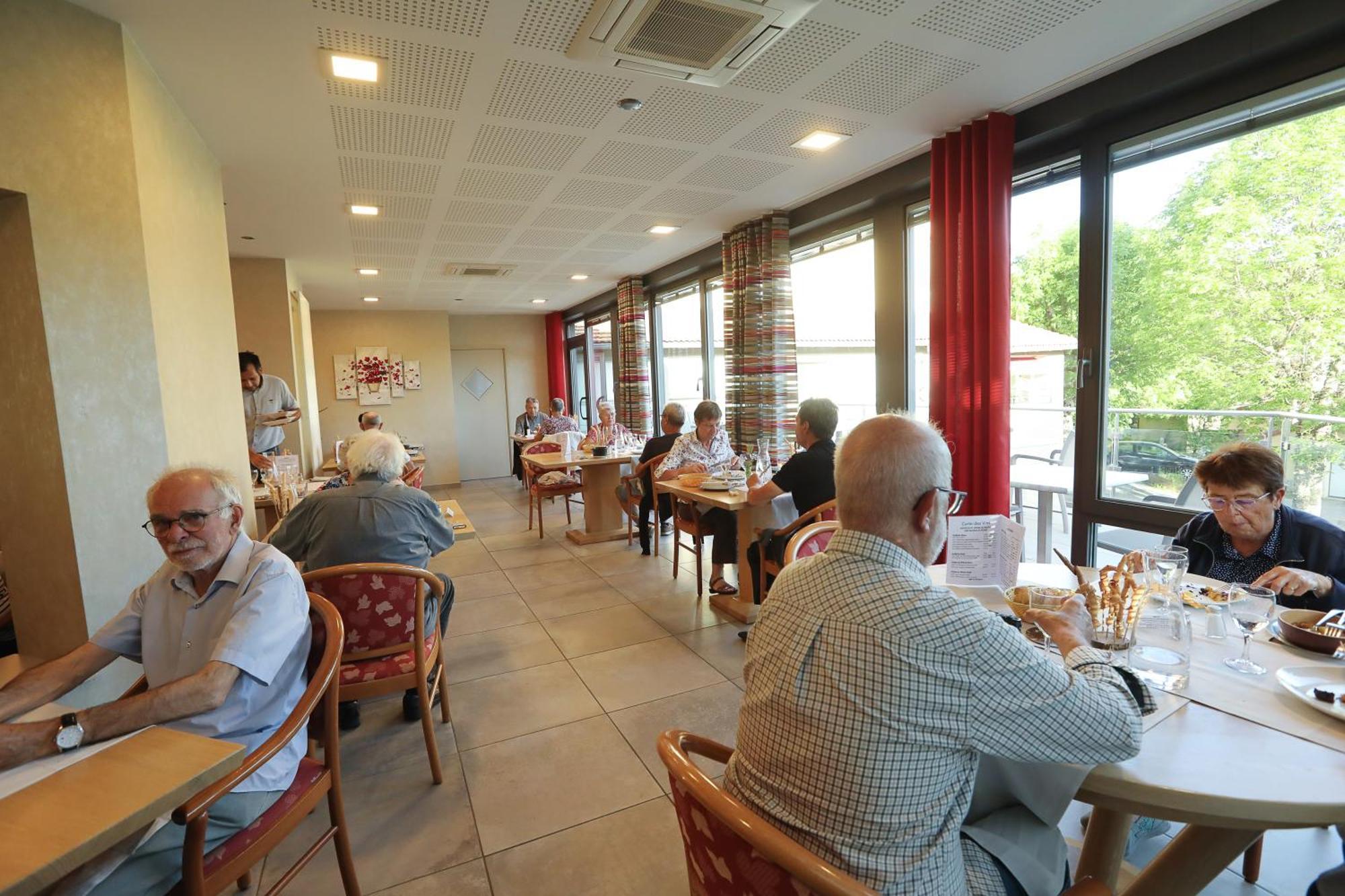 Logis Hotel Spa Restaurant Le Provence 拉纳斯 外观 照片
