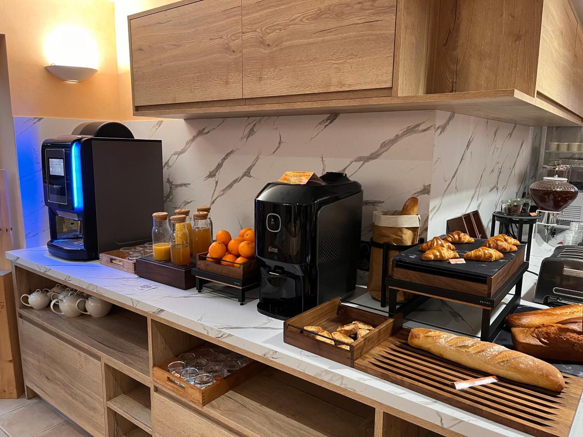Logis Hotel Spa Restaurant Le Provence 拉纳斯 外观 照片