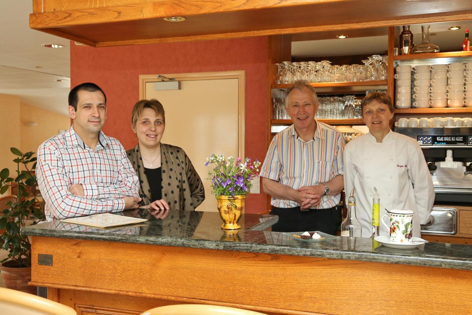 Logis Hotel Spa Restaurant Le Provence 拉纳斯 外观 照片